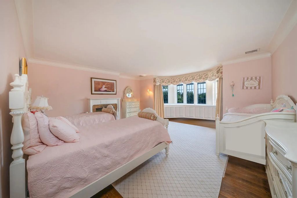 The Home in Connecticut is a luxurious home designed by New York architect William B. Tubby now available for sale. This home located at 544 Oenoke Rdg, New Canaan, Connecticut; offering 12 bedrooms and 16 bathrooms with 25,000 square feet of living spaces.