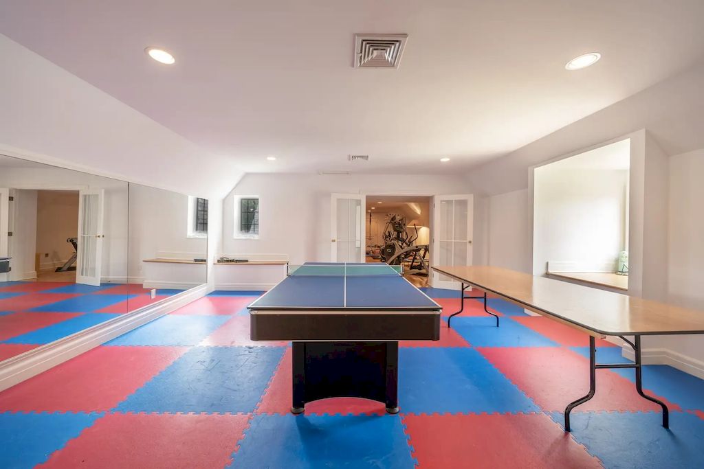 The Home in Connecticut is a luxurious home designed by New York architect William B. Tubby now available for sale. This home located at 544 Oenoke Rdg, New Canaan, Connecticut; offering 12 bedrooms and 16 bathrooms with 25,000 square feet of living spaces.