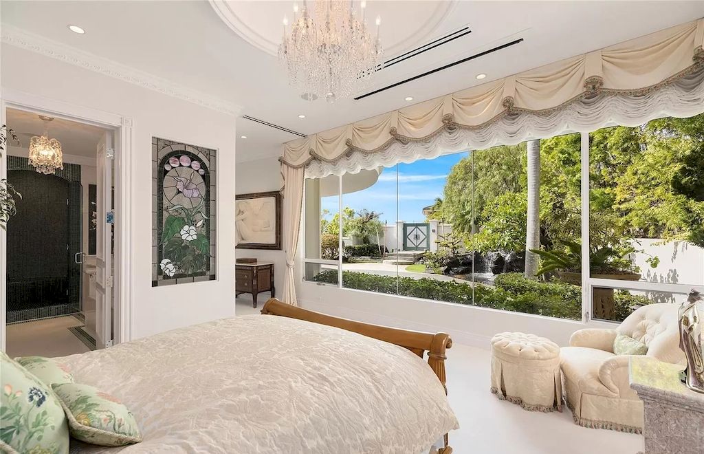 The Home in Hawaii is a luxurious home offering unprecedented privacy combined with sophisticated, cosmopolitan lifestyle now available for sale. This home located at 828 Moaniala St, Honolulu, Hawaii; offering 05 bedrooms and 09 bathrooms with 8,424 square feet of living spaces.