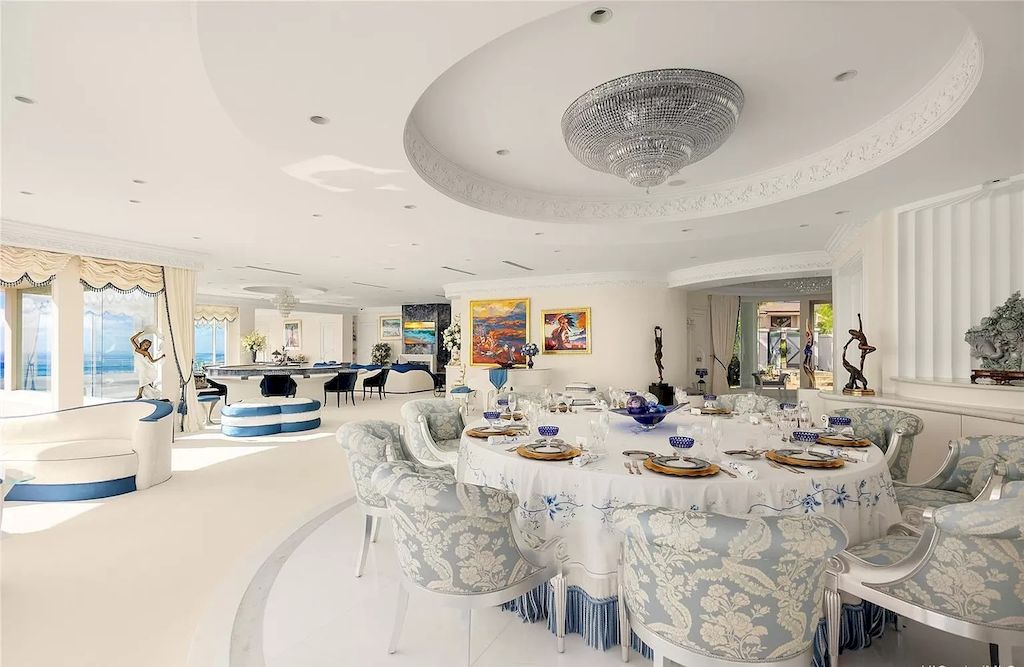 The Home in Hawaii is a luxurious home offering unprecedented privacy combined with sophisticated, cosmopolitan lifestyle now available for sale. This home located at 828 Moaniala St, Honolulu, Hawaii; offering 05 bedrooms and 09 bathrooms with 8,424 square feet of living spaces.