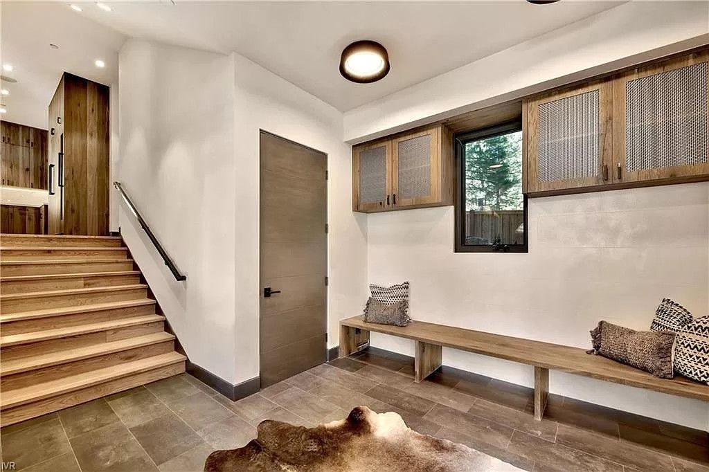 Spectacular Modern and Smart Mountain Home in Nevada asks for $8,450,000