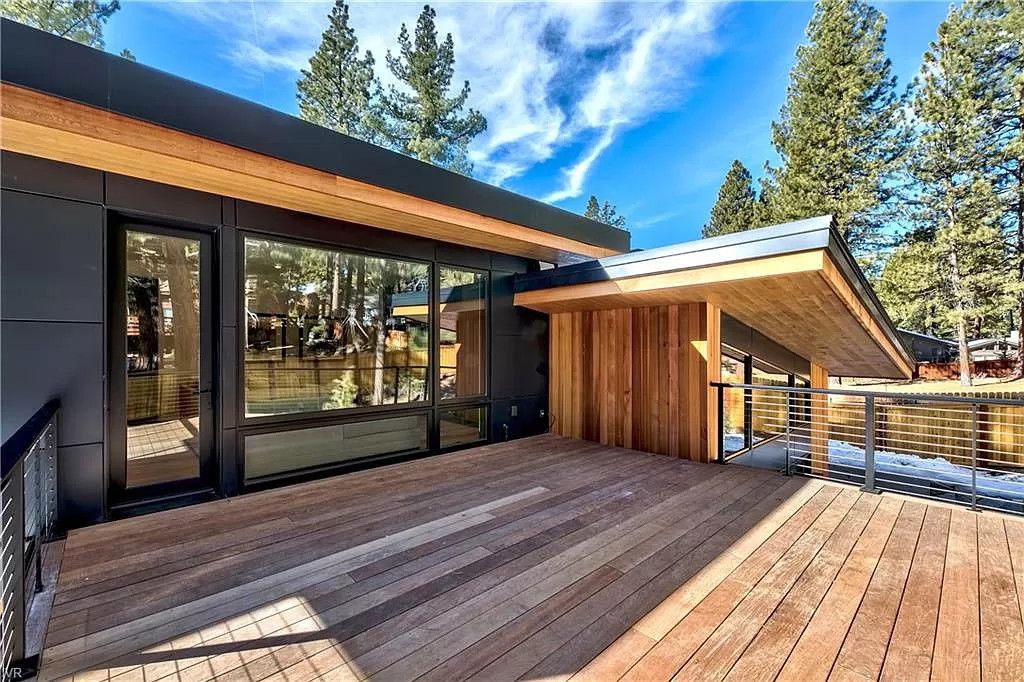 Spectacular Modern and Smart Mountain Home in Nevada asks for $8,450,000