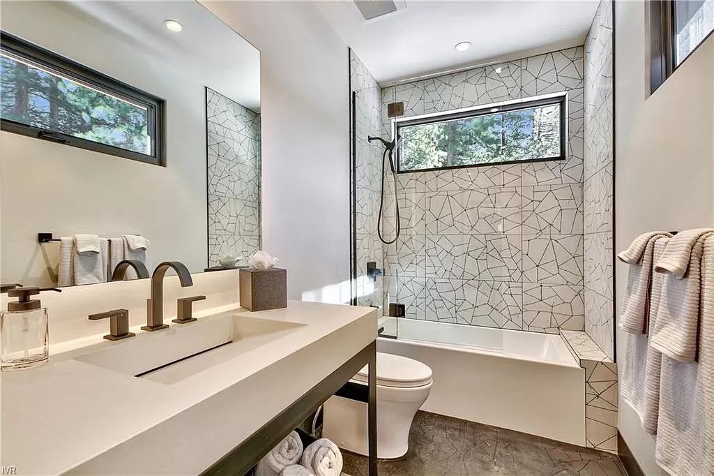 Spectacular Modern and Smart Mountain Home in Nevada asks for $8,450,000