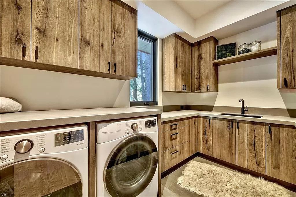Spectacular Modern and Smart Mountain Home in Nevada asks for $8,450,000