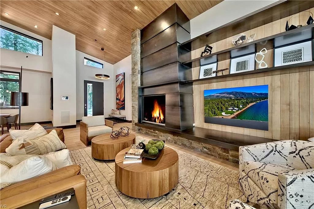 Spectacular Modern and Smart Mountain Home in Nevada asks for $8,450,000