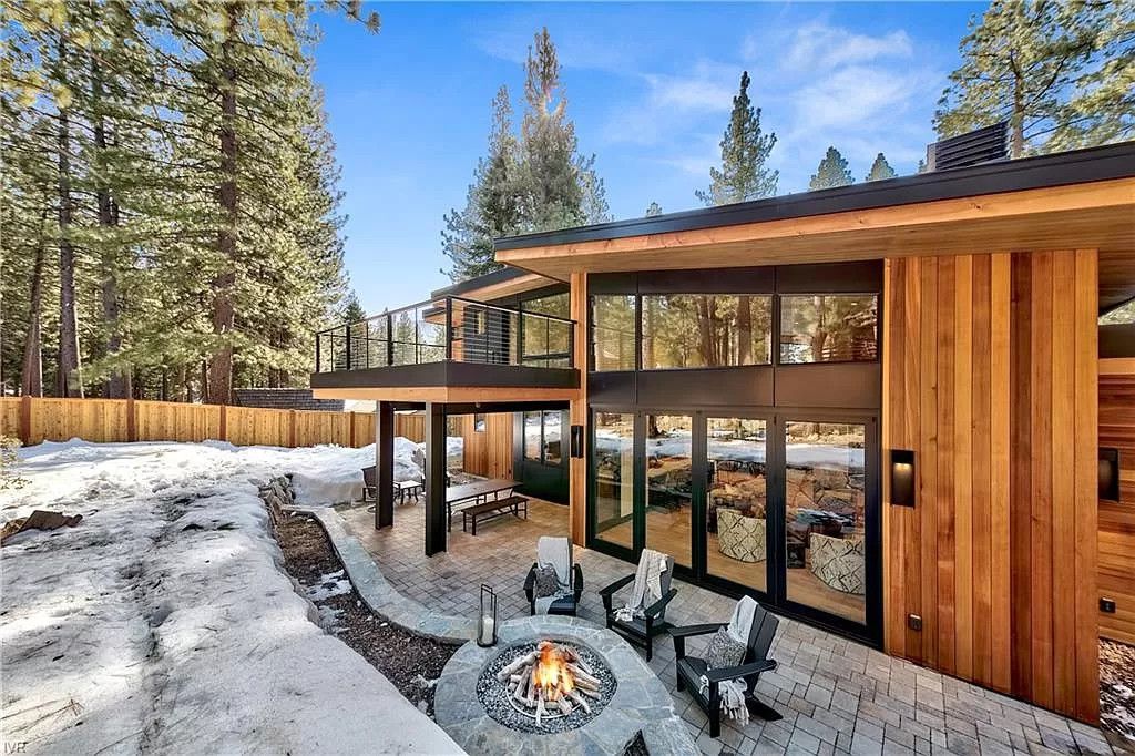 Spectacular Modern and Smart Mountain Home in Nevada asks for $8,450,000
