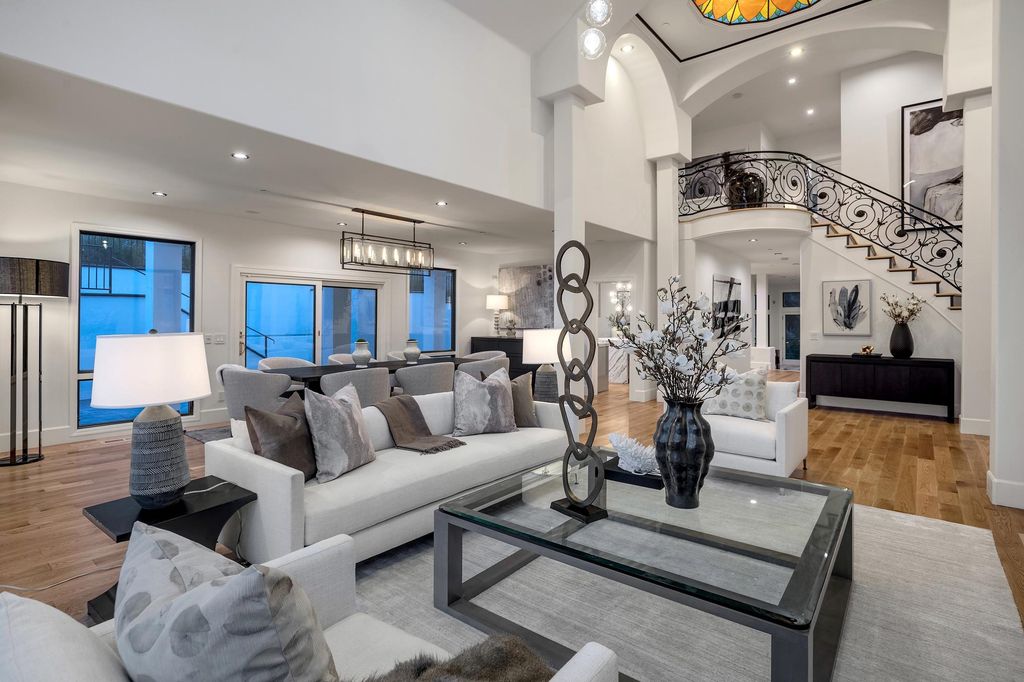 The Home in Woodside is an exceptional residence midway between San Francisco and Silicon Valley now available for sale. This home located at 333 Raymundo Dr, Woodside, California