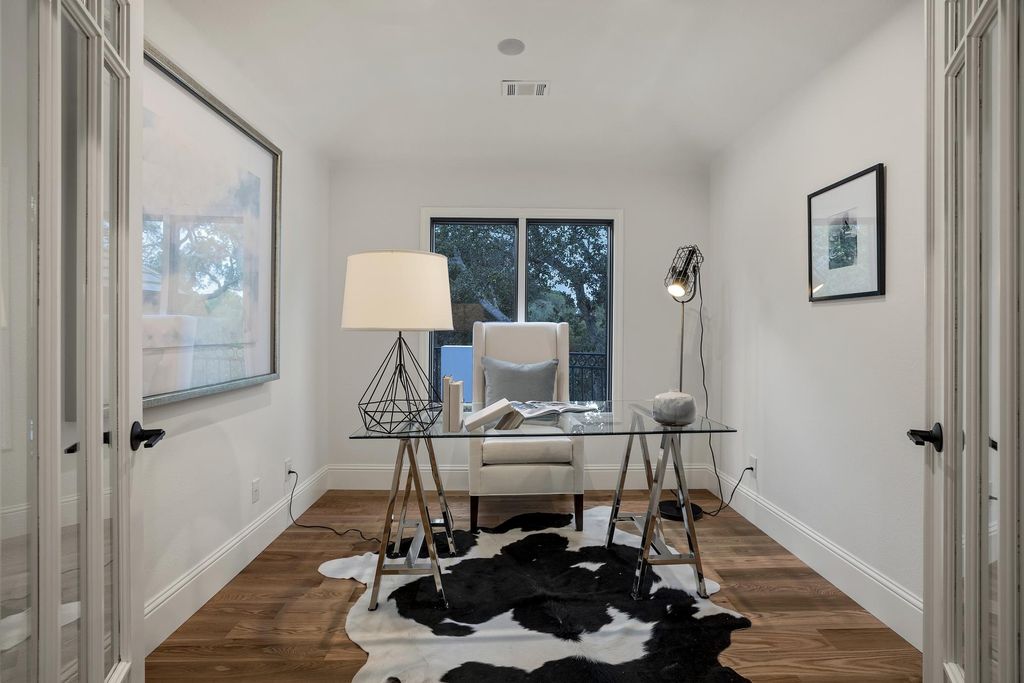 The Home in Woodside is an exceptional residence midway between San Francisco and Silicon Valley now available for sale. This home located at 333 Raymundo Dr, Woodside, California