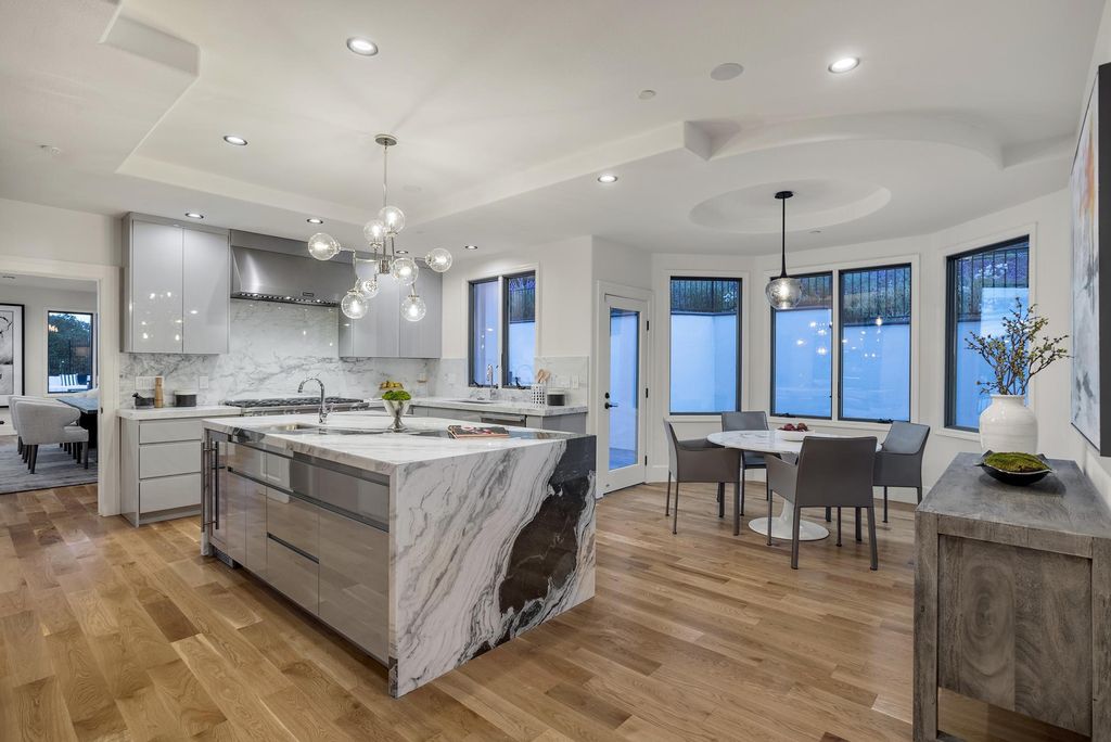 The Home in Woodside is an exceptional residence midway between San Francisco and Silicon Valley now available for sale. This home located at 333 Raymundo Dr, Woodside, California
