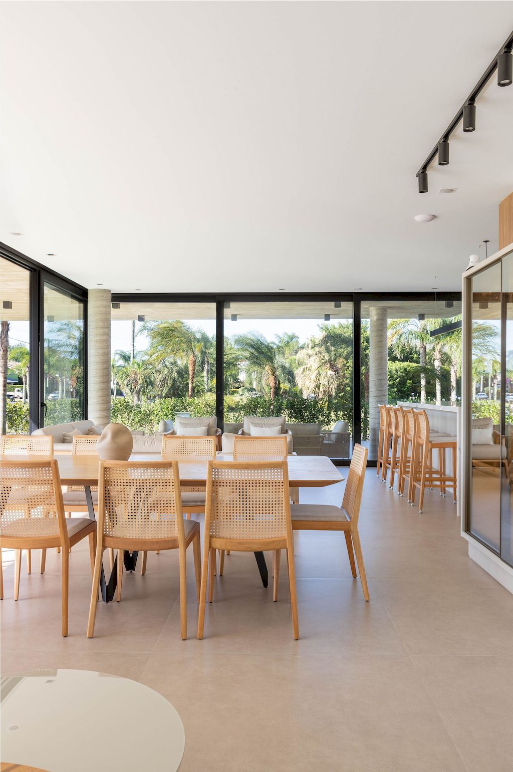 Beach House Lagos Park 401 House by NBW Arquitetura E Interiores