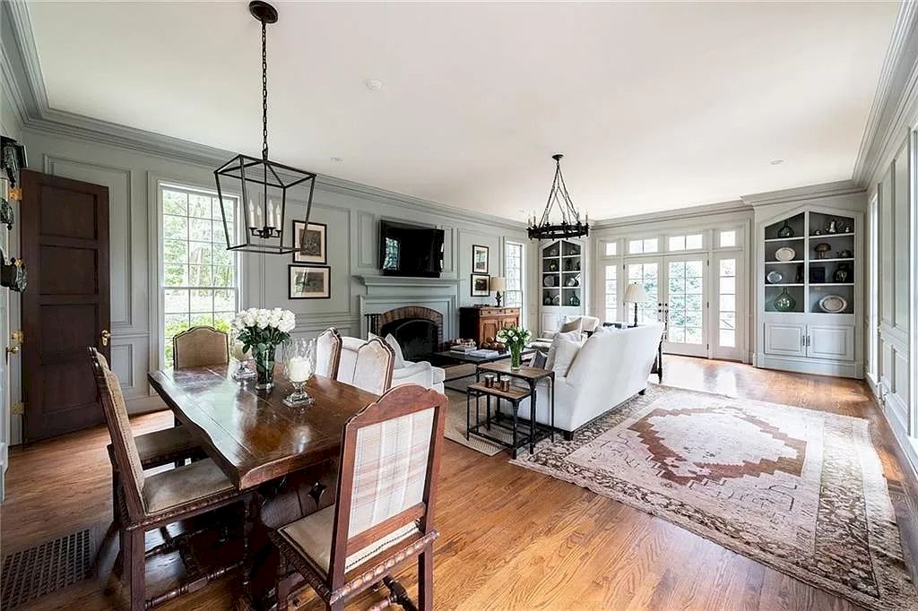 The Home in Georgia is a luxurious home extensively renovated to showcase high ceilings, beautiful hardwoods, gracious rooms and so much more appeal now available for sale. This home located at 2943 Habersham Rd NW, Atlanta, Georgia; offering 05 bedrooms and 06 bathrooms with 7,613 square feet of living spaces.