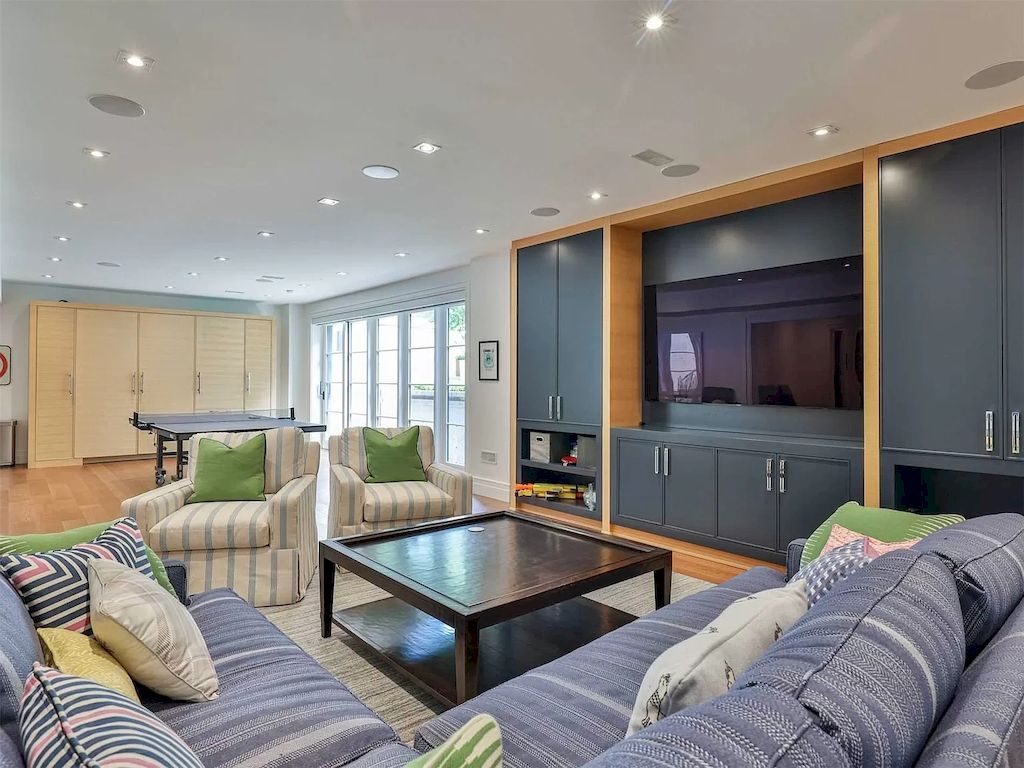 The House in Toronto offers a unique opportunity to own a truly on-of-a-kind home in one of the most sought-after neighbourhood, now available for sale