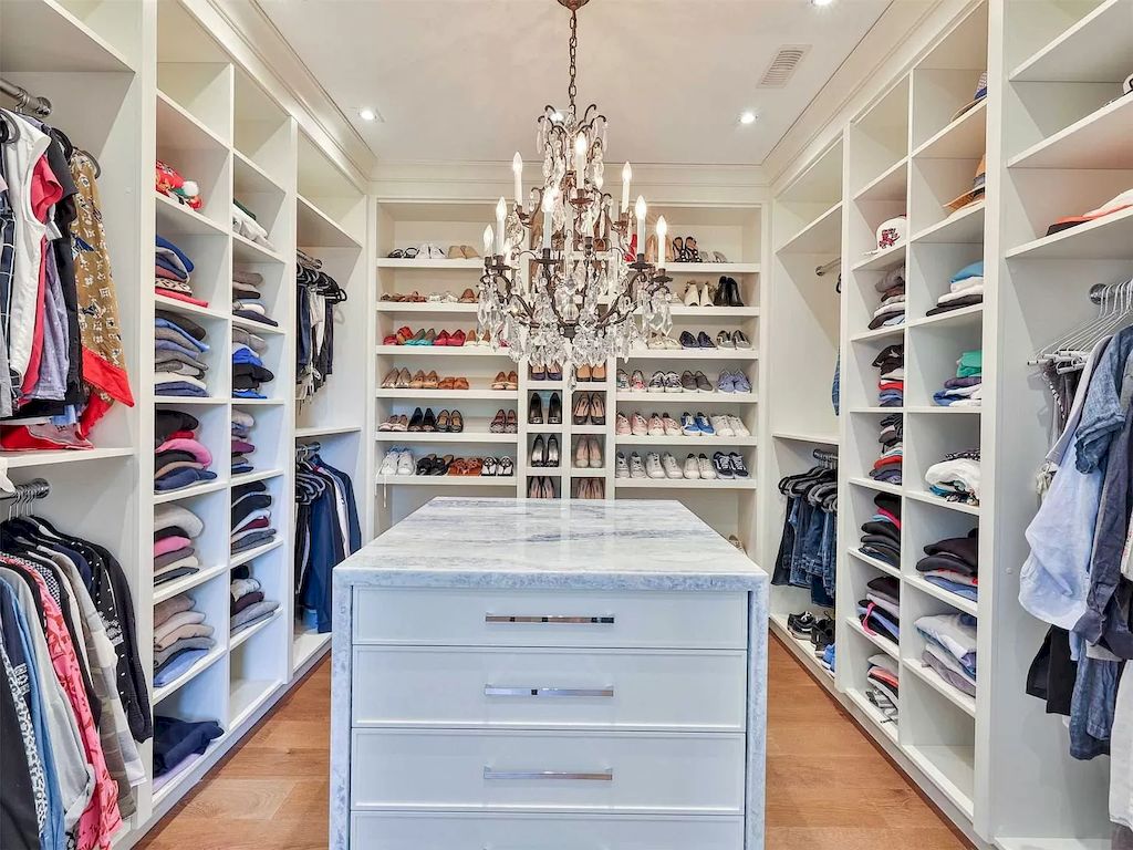 The House in Toronto offers a unique opportunity to own a truly on-of-a-kind home in one of the most sought-after neighbourhood, now available for sale