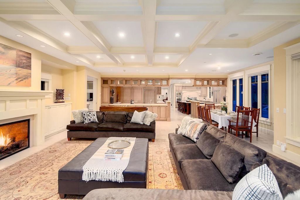 The House in Vancouver has exceptionally landscaped outdoor grounds feature a full size tennis court, a mini golf putting green, a Japanese Zen garden, now available for sale