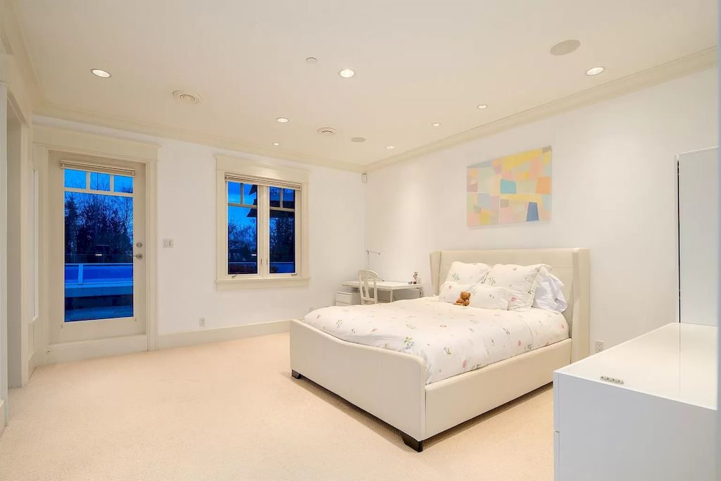 The House in Vancouver has exceptionally landscaped outdoor grounds feature a full size tennis court, a mini golf putting green, a Japanese Zen garden, now available for sale