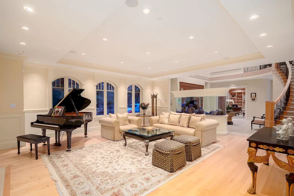 The House in Vancouver has exceptionally landscaped outdoor grounds feature a full size tennis court, a mini golf putting green, a Japanese Zen garden, now available for sale