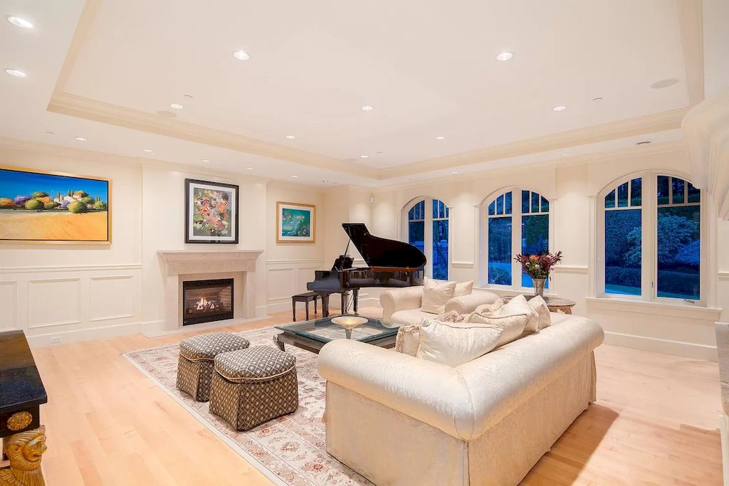 The House in Vancouver has exceptionally landscaped outdoor grounds feature a full size tennis court, a mini golf putting green, a Japanese Zen garden, now available for sale