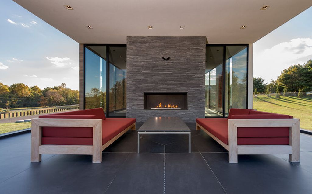 Hillside home Walker Road in Suburb of Washington by Whipple Russell 18