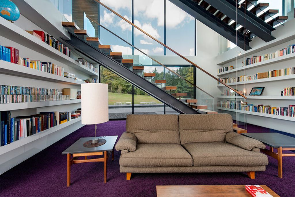Hillside home Walker Road in Suburb of Washington by Whipple Russell