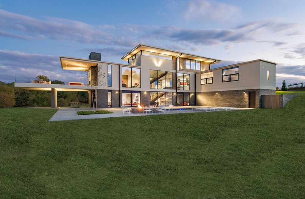 Hillside home Walker Road in Suburb of Washington by Whipple Russell 7
