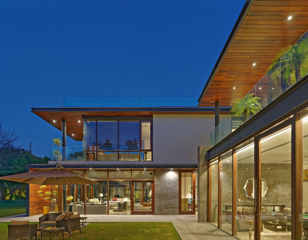 Horizon House, Stunning house in New Delhi, India by DADA Partners
