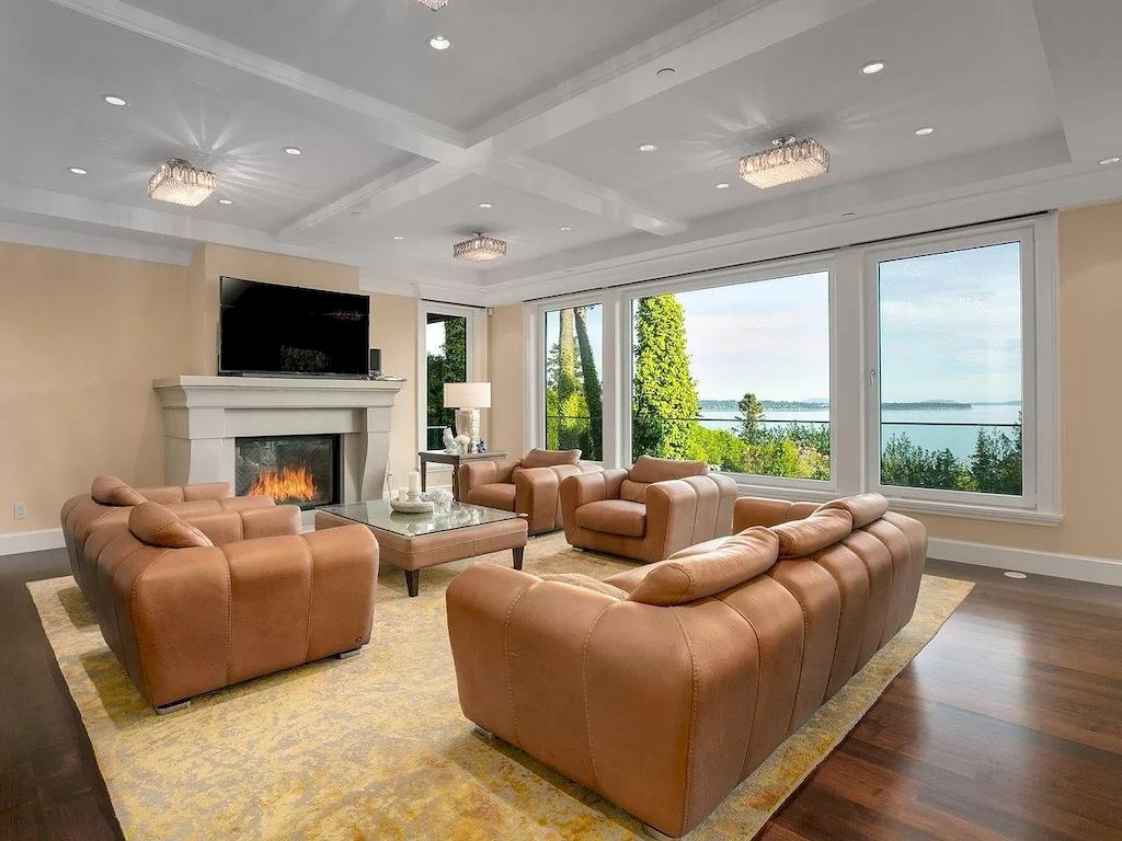The House in White Rock is designed by renowned architect Bill Daniels  with exceptional quality & the finest workmanship, now available for sale. This home located at 13720 Marine Dr, White Rock, BC V4B 1A4, Canada