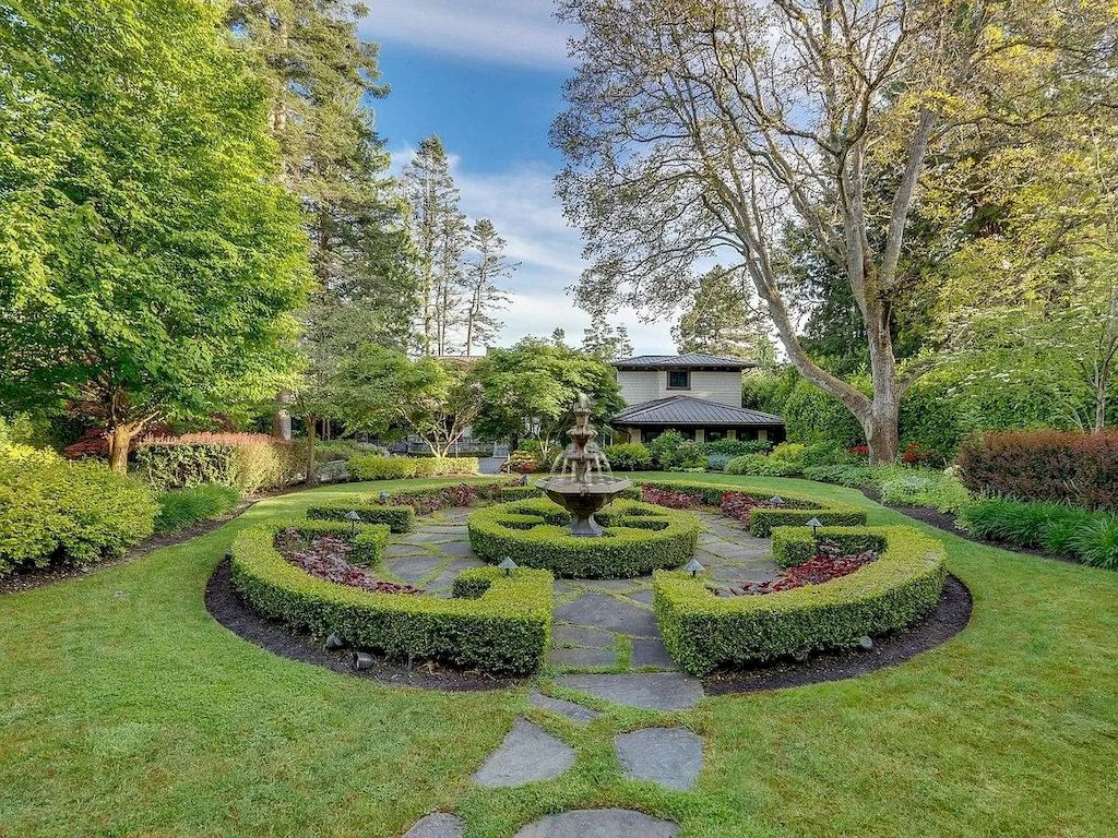The House in White Rock is designed by renowned architect Bill Daniels  with exceptional quality & the finest workmanship, now available for sale. This home located at 13720 Marine Dr, White Rock, BC V4B 1A4, Canada