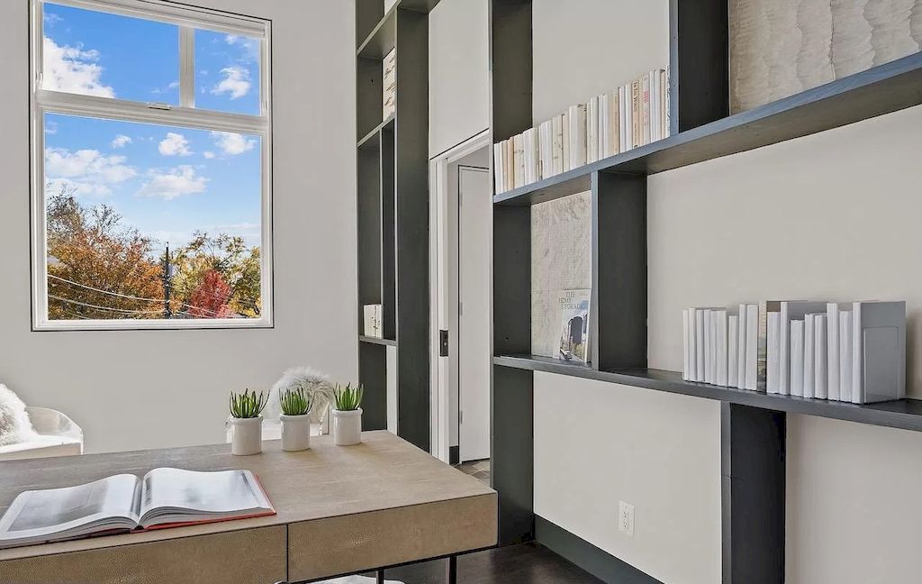 The Home in Virginia is a luxurious home offering spacious living and entertaining oasis now available for sale. This home located at 1120 Guilford Ct, McLean, Virginia; offering 04 bedrooms and 08 bathrooms with 8,838 square feet of living spaces.