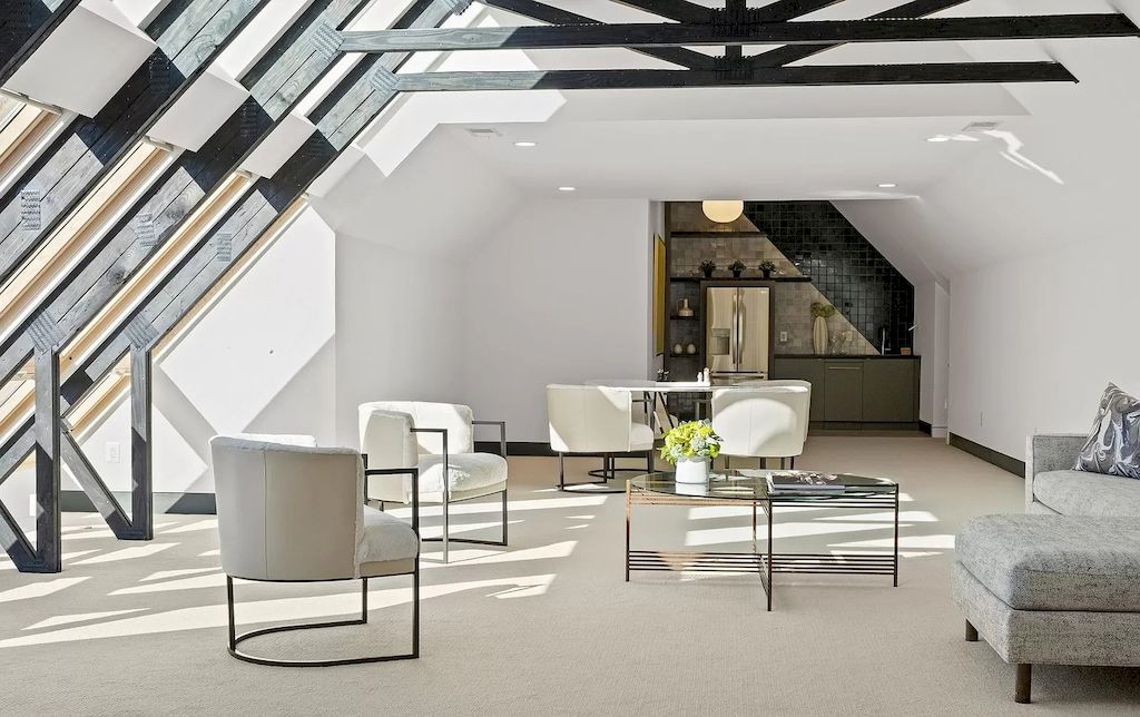 The Home in Virginia is a luxurious home offering spacious living and entertaining oasis now available for sale. This home located at 1120 Guilford Ct, McLean, Virginia; offering 04 bedrooms and 08 bathrooms with 8,838 square feet of living spaces.