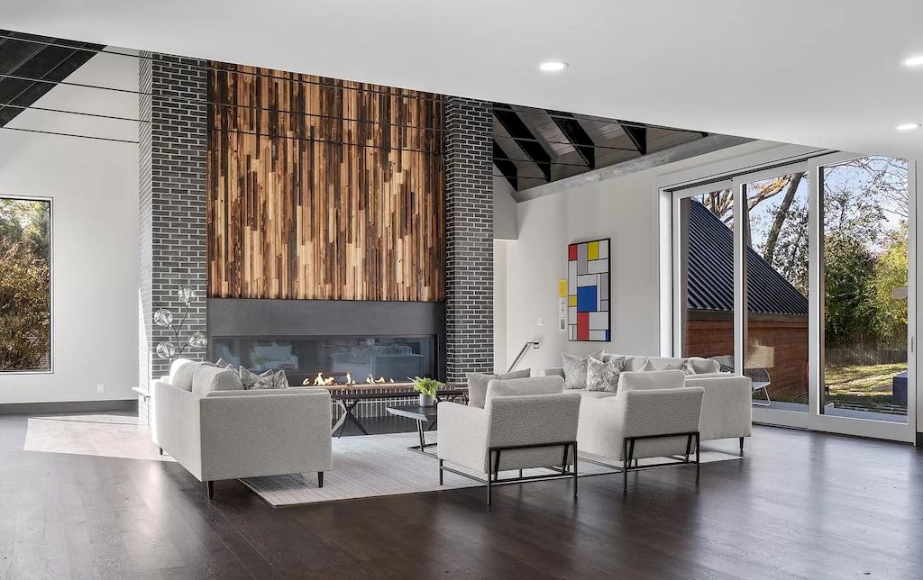 The Home in Virginia is a luxurious home offering spacious living and entertaining oasis now available for sale. This home located at 1120 Guilford Ct, McLean, Virginia; offering 04 bedrooms and 08 bathrooms with 8,838 square feet of living spaces.