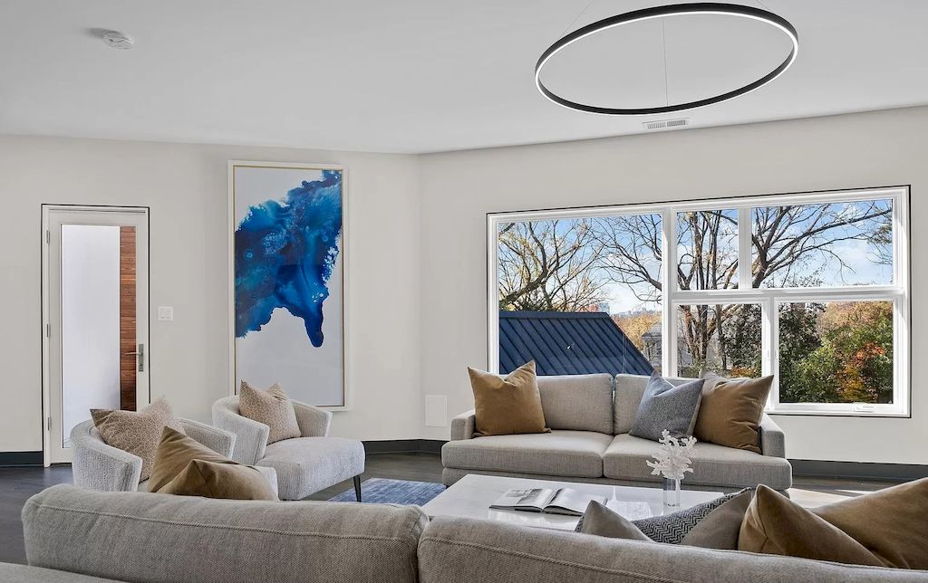 The Home in Virginia is a luxurious home offering spacious living and entertaining oasis now available for sale. This home located at 1120 Guilford Ct, McLean, Virginia; offering 04 bedrooms and 08 bathrooms with 8,838 square feet of living spaces.