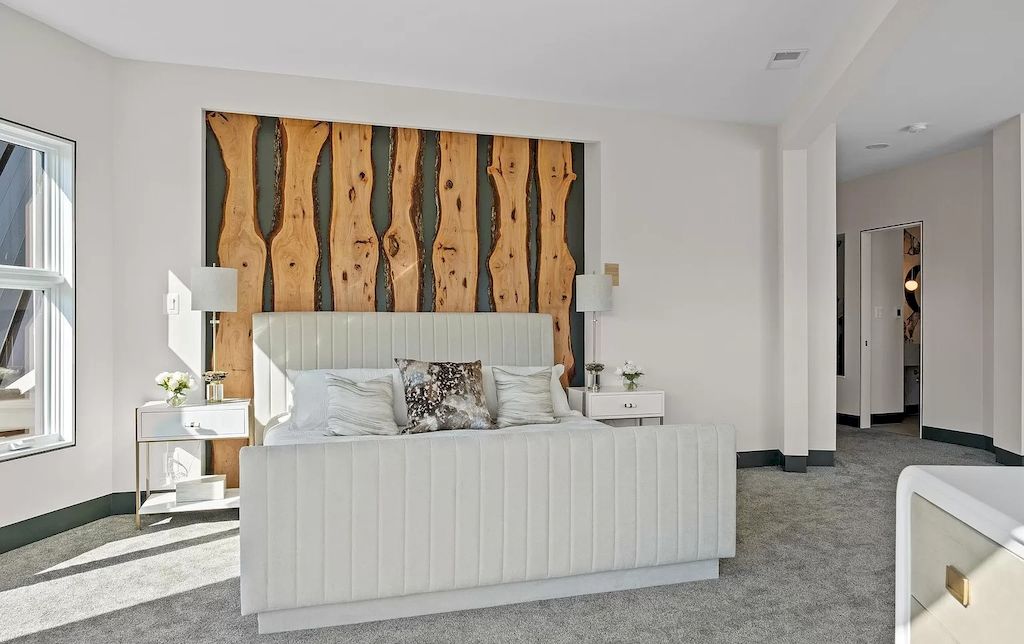 The Home in Virginia is a luxurious home offering spacious living and entertaining oasis now available for sale. This home located at 1120 Guilford Ct, McLean, Virginia; offering 04 bedrooms and 08 bathrooms with 8,838 square feet of living spaces.