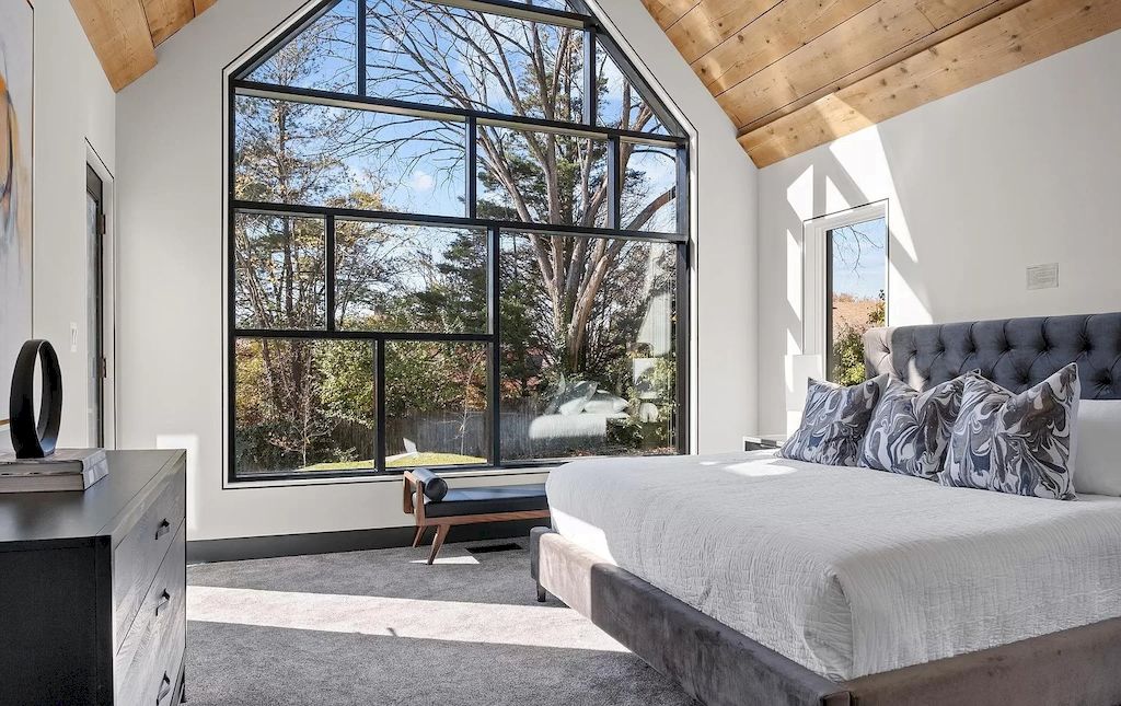 The Home in Virginia is a luxurious home offering spacious living and entertaining oasis now available for sale. This home located at 1120 Guilford Ct, McLean, Virginia; offering 04 bedrooms and 08 bathrooms with 8,838 square feet of living spaces.