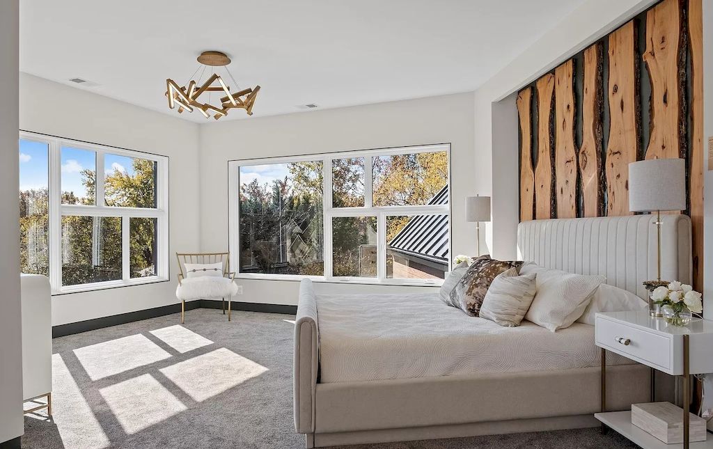 The Home in Virginia is a luxurious home offering spacious living and entertaining oasis now available for sale. This home located at 1120 Guilford Ct, McLean, Virginia; offering 04 bedrooms and 08 bathrooms with 8,838 square feet of living spaces.