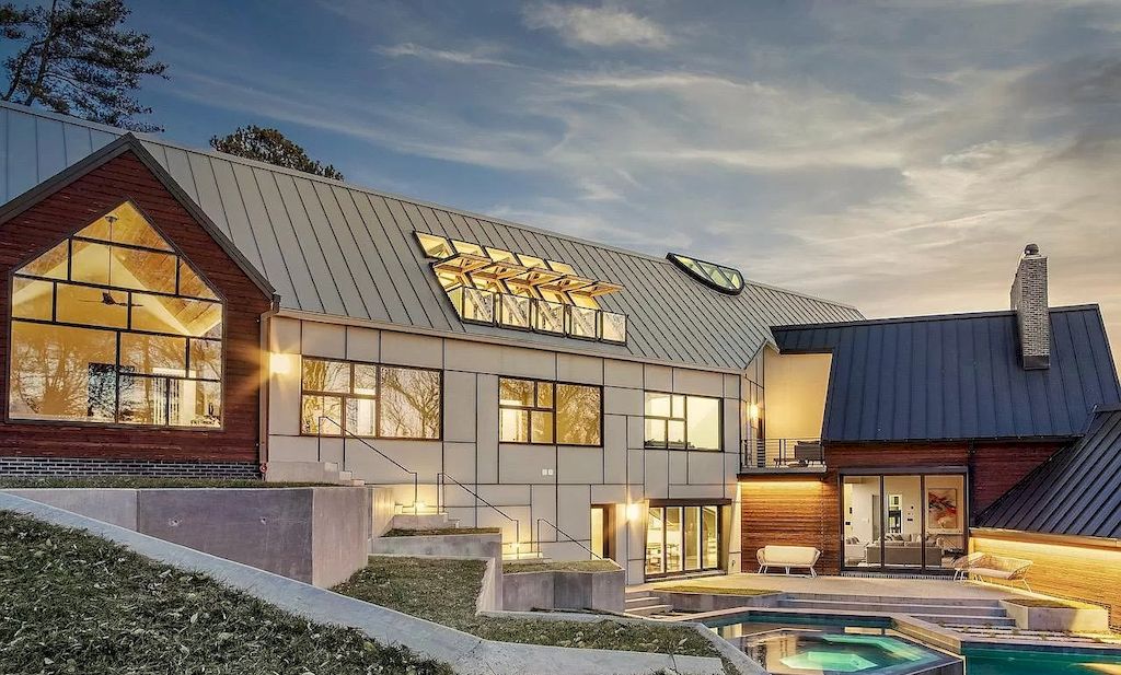 The Home in Virginia is a luxurious home offering spacious living and entertaining oasis now available for sale. This home located at 1120 Guilford Ct, McLean, Virginia; offering 04 bedrooms and 08 bathrooms with 8,838 square feet of living spaces.