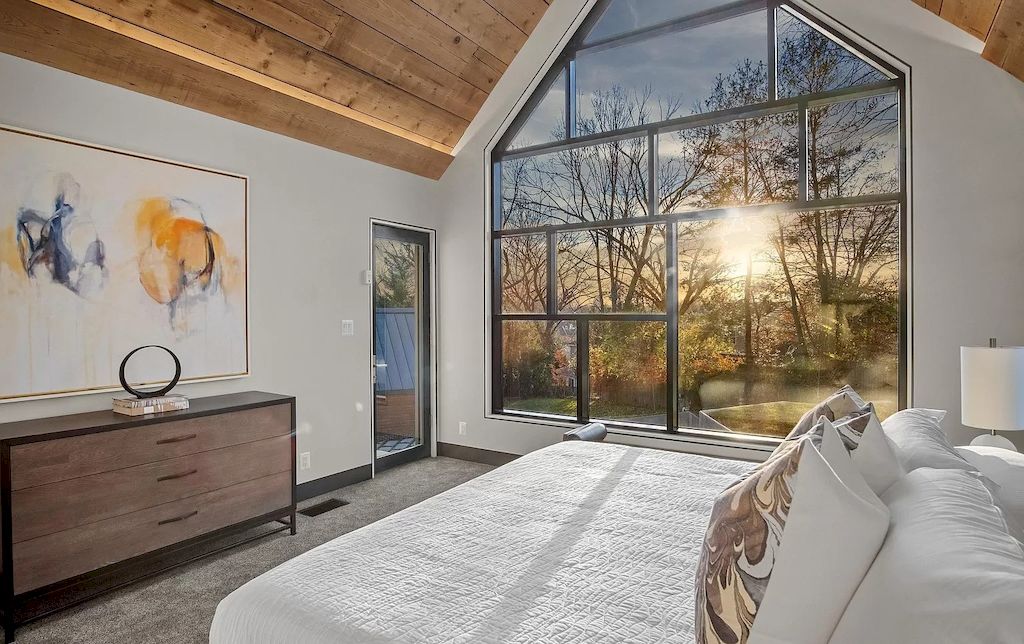 The Home in Virginia is a luxurious home offering spacious living and entertaining oasis now available for sale. This home located at 1120 Guilford Ct, McLean, Virginia; offering 04 bedrooms and 08 bathrooms with 8,838 square feet of living spaces.