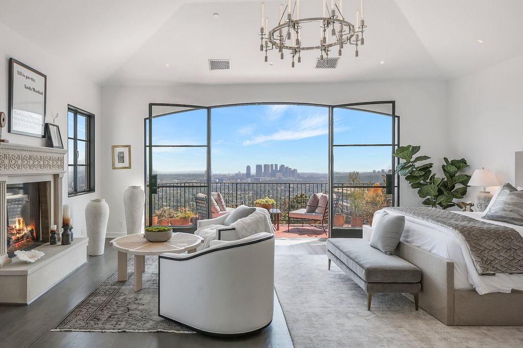 The Villa in Los Angeles is a newly built compound with separate guest house and pool bath perfect for for entertaining now available for sale. This home located at 9368 Flicker Way, Los Angeles, California