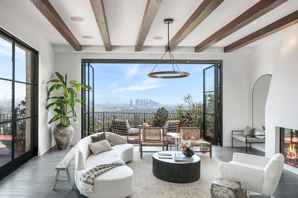 The Villa in Los Angeles is a newly built compound with separate guest house and pool bath perfect for for entertaining now available for sale. This home located at 9368 Flicker Way, Los Angeles, California
