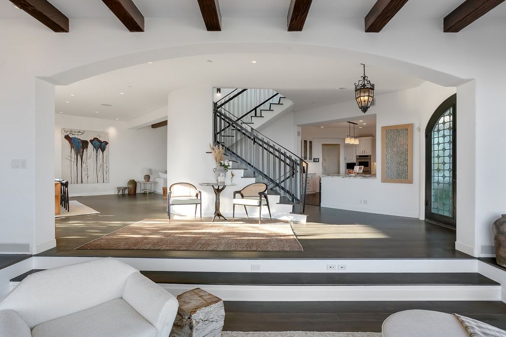 The Villa in Los Angeles is a newly built compound with separate guest house and pool bath perfect for for entertaining now available for sale. This home located at 9368 Flicker Way, Los Angeles, California