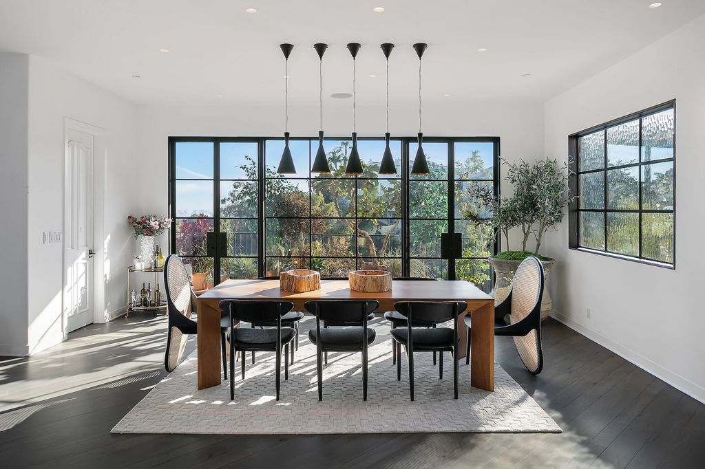 The Villa in Los Angeles is a newly built compound with separate guest house and pool bath perfect for for entertaining now available for sale. This home located at 9368 Flicker Way, Los Angeles, California