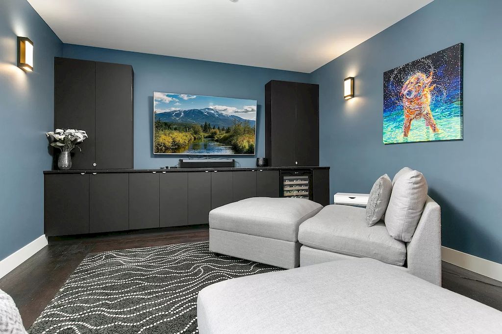 The House in Whistler has the bone structure, premium steel framing, makes for extra energy efficiency, incredible design options and healthy environment, now available for sale
