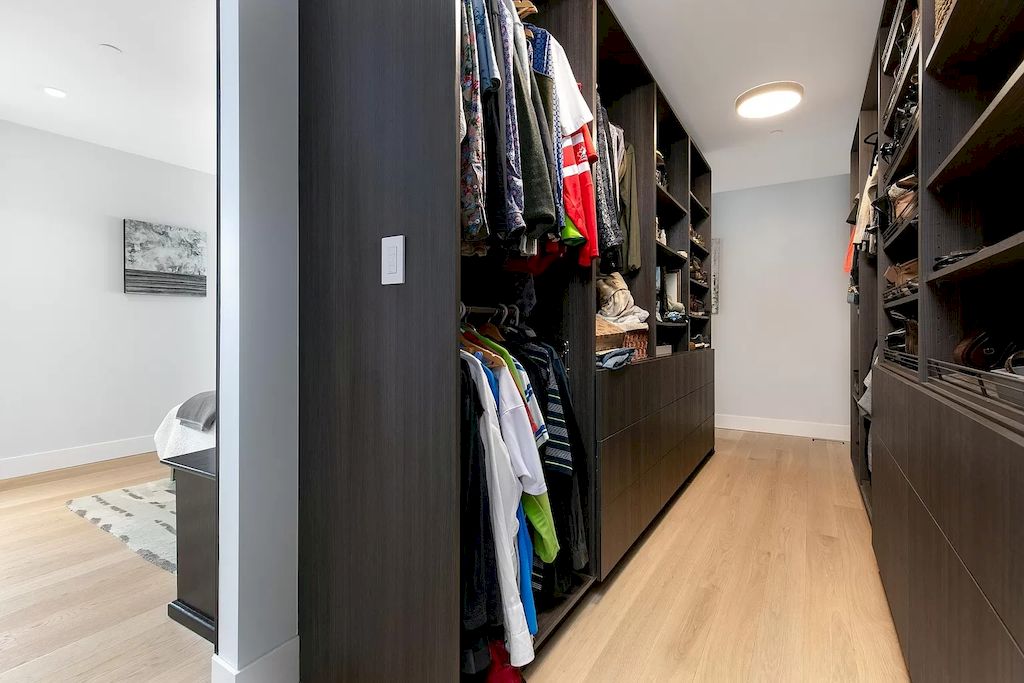 The House in Whistler has the bone structure, premium steel framing, makes for extra energy efficiency, incredible design options and healthy environment, now available for sale