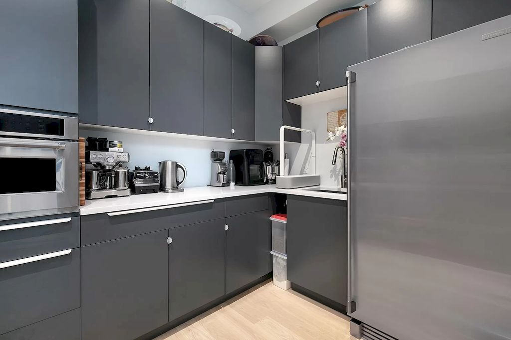 The House in Whistler has the bone structure, premium steel framing, makes for extra energy efficiency, incredible design options and healthy environment, now available for sale