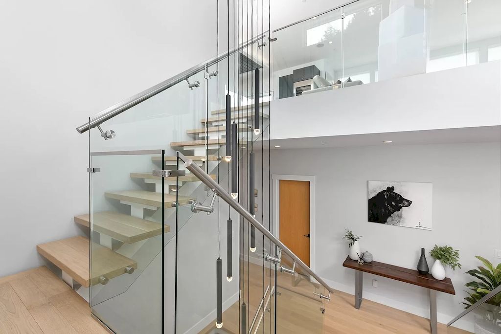 The House in Whistler has the bone structure, premium steel framing, makes for extra energy efficiency, incredible design options and healthy environment, now available for sale