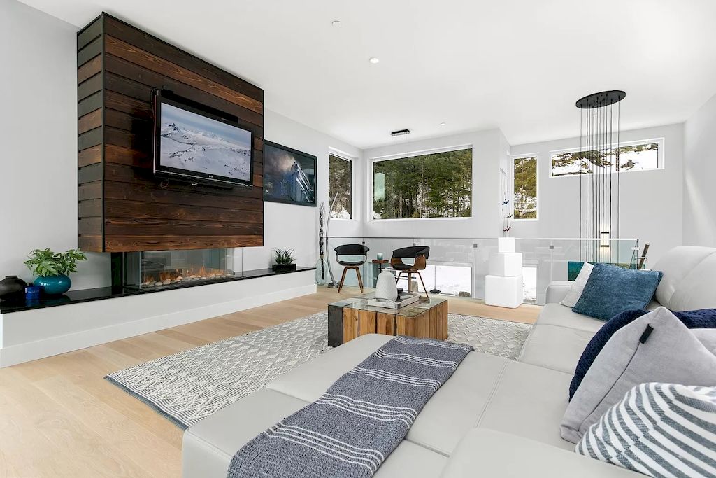 The House in Whistler has the bone structure, premium steel framing, makes for extra energy efficiency, incredible design options and healthy environment, now available for sale