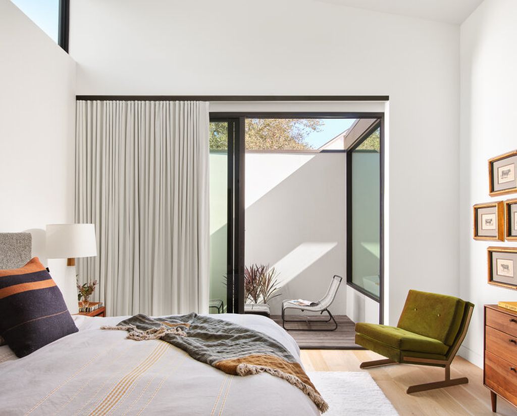 Stunning Renovation Inverse House in Texas by Matt Fajkus Architecture