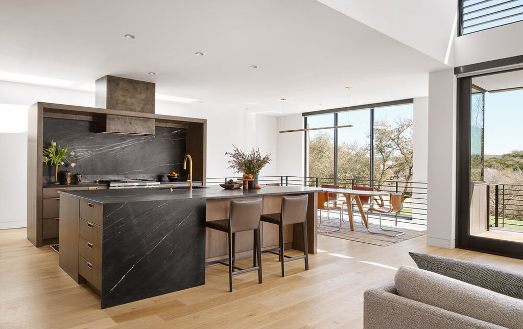 Stunning Renovation Inverse House in Texas by Matt Fajkus Architecture 11