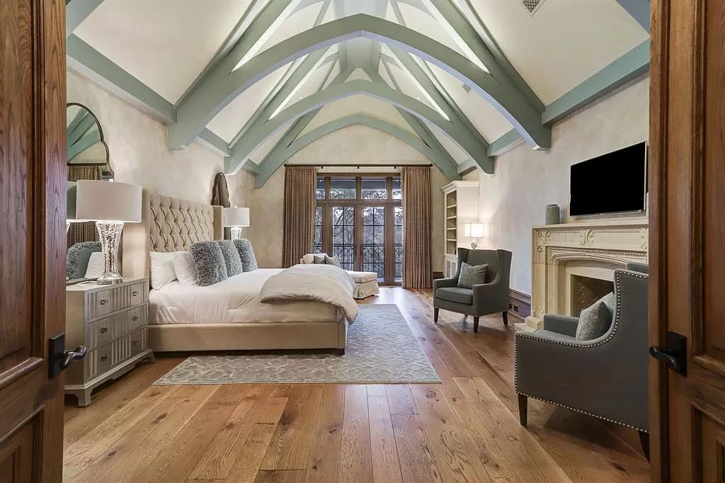 This 17900000 English Manor Estate in Houston was Built of Only The Finest Materials 15
