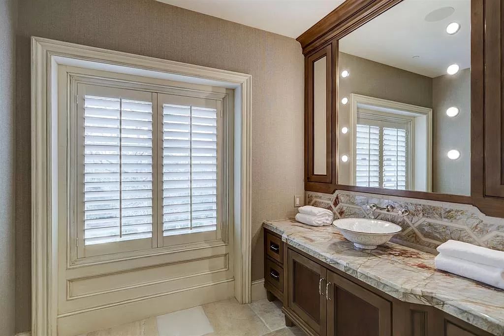 This 17900000 English Manor Estate in Houston was Built of Only The Finest Materials 4