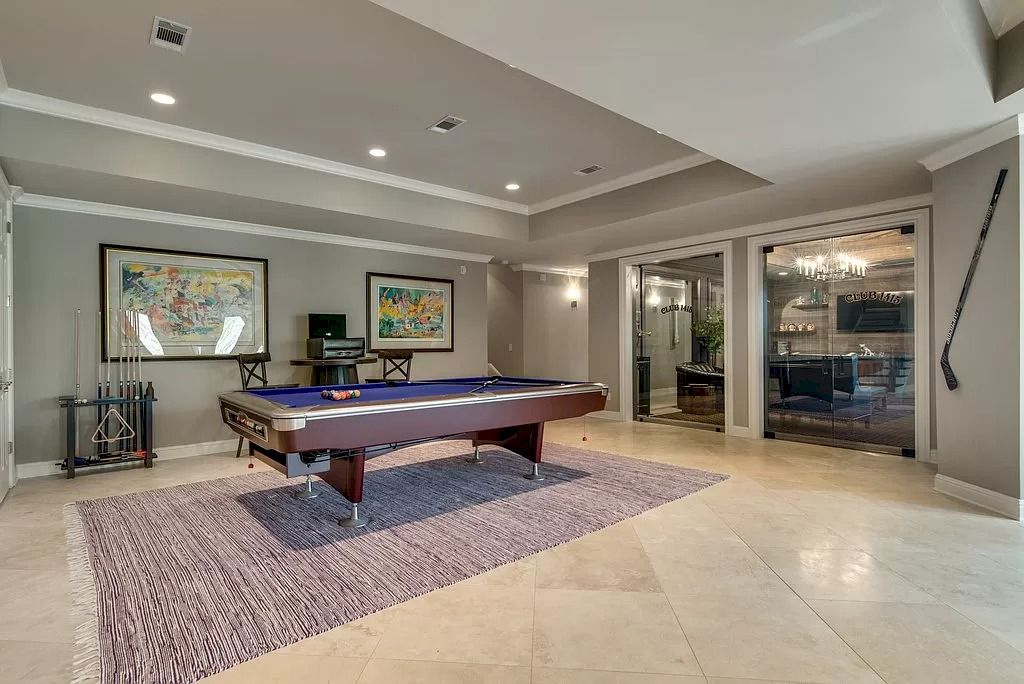 The Home in Tennessee is a luxurious home ideal for entertaining now available for sale. This home located at 1415 Richland Woods Ln, Brentwood, Tennessee; offering 05 bedrooms and 07 bathrooms with 8,980 square feet of living spaces. 